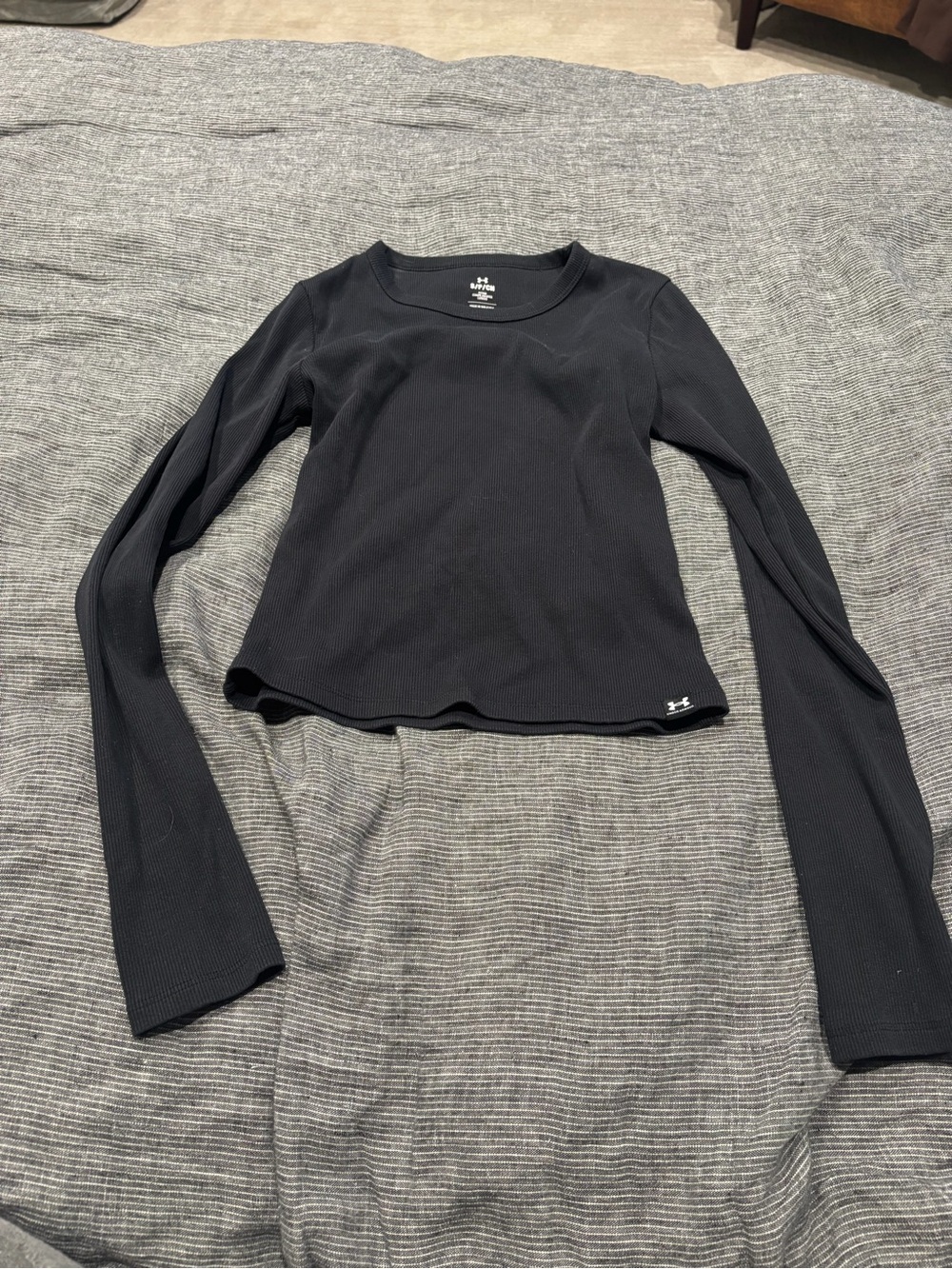 Under Armour Black Long-Sleeve Women's Performance Tee